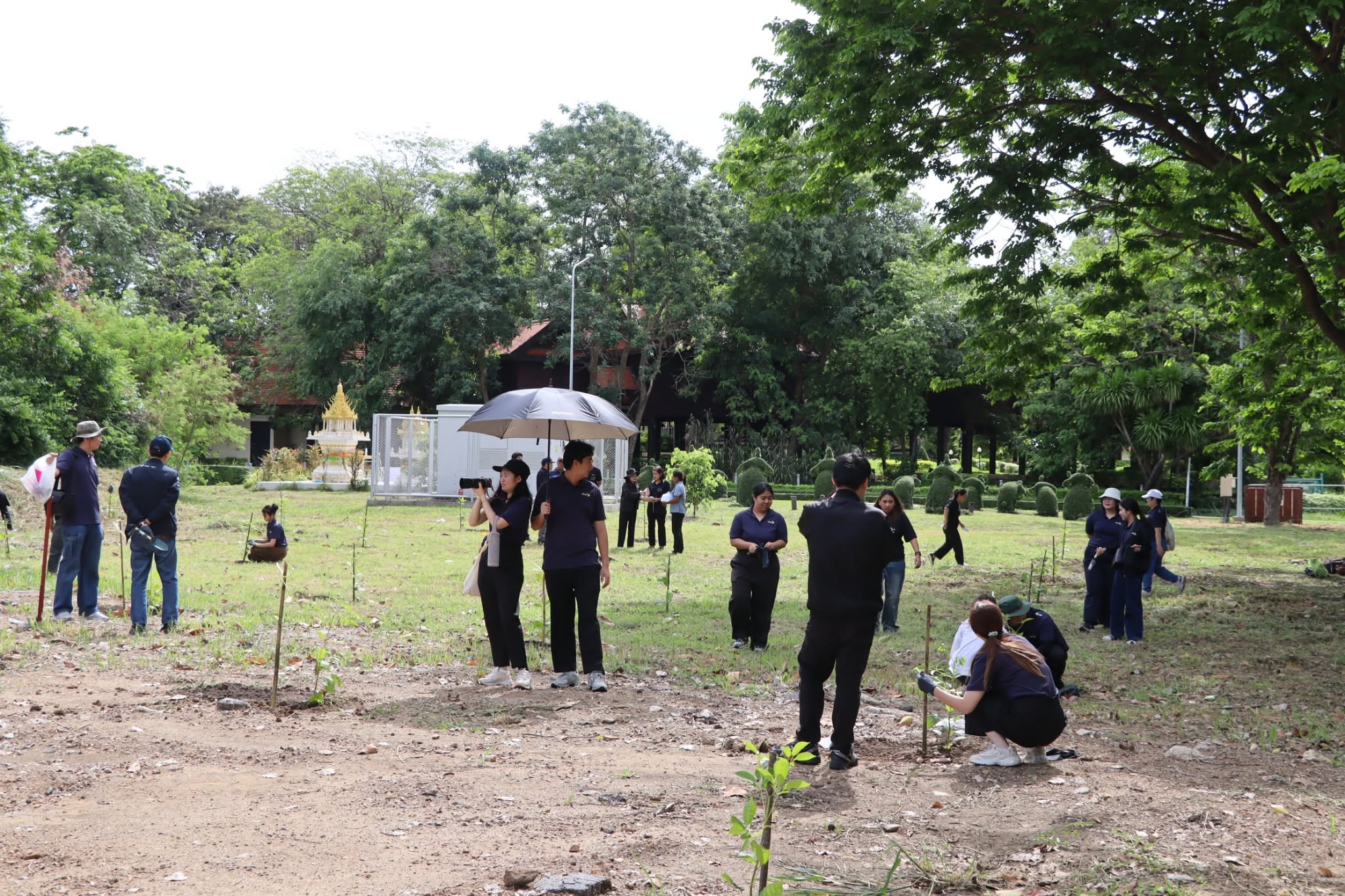title - นายกฤษณะ ดีปาละ รองเลขาธิการสำนักงานการปฏิรูปที่ดินเพื่อเกษตรกรรม เป็นประธานในพิธีเปิดกิจกรรม CSR ปลูกต้นไม้ (Grow Green) ณ ศูนย์ส่งเสริมและพัฒนาอาชีพเสริมนอกภาคการเกษตร (ศพส.) 